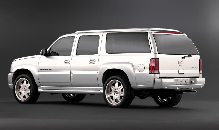  Cadillac Escalade ESV Executive Edition Concept 2003 года  (фото 2 из 16)